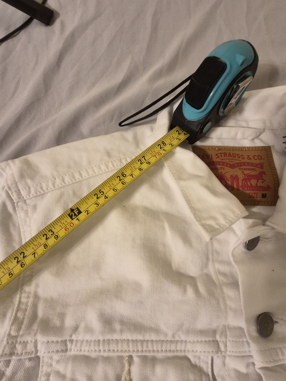 Levi's White Men's Denim Jacket with Button Front - Picture 6 of 7